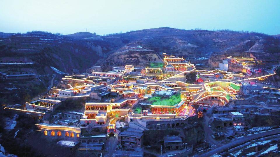 吕梁,红色热土,英雄之城播音稿